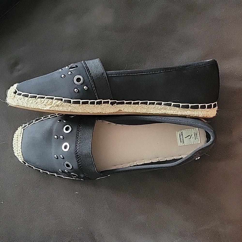 Vera Wang slip on